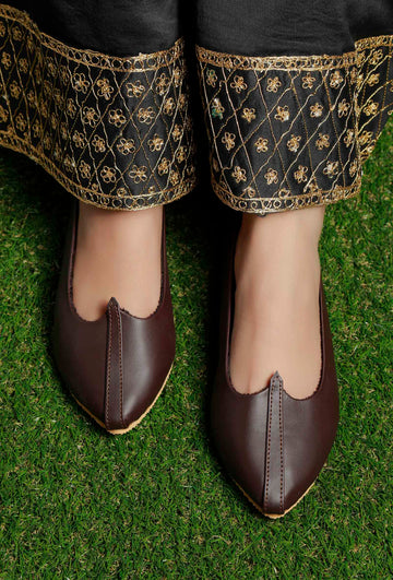 Chocolate Brown Cruelty-Free Leather Juttis